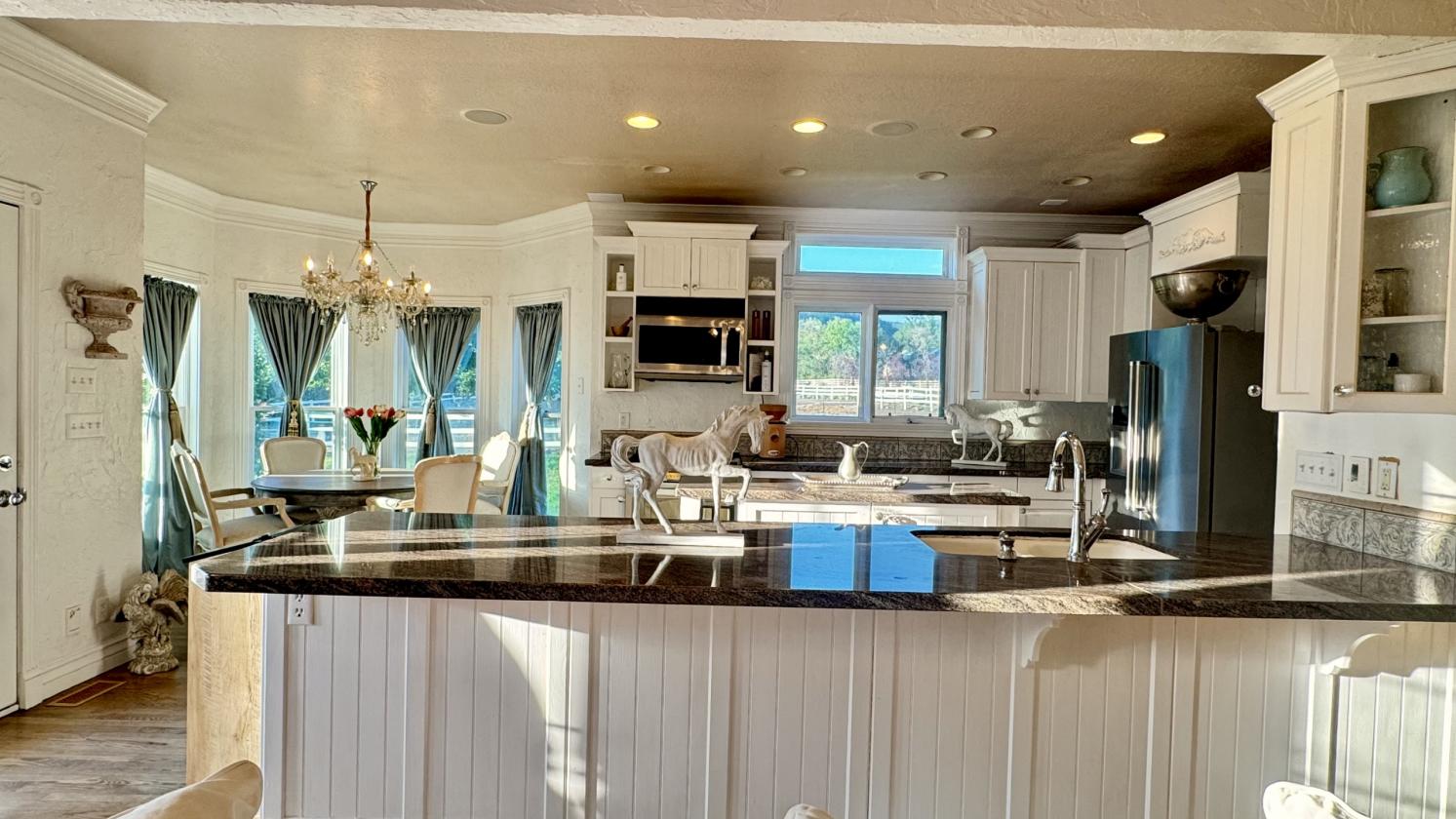 Enchanting Equestrian Estate with Covered Riding Arena - photo 18