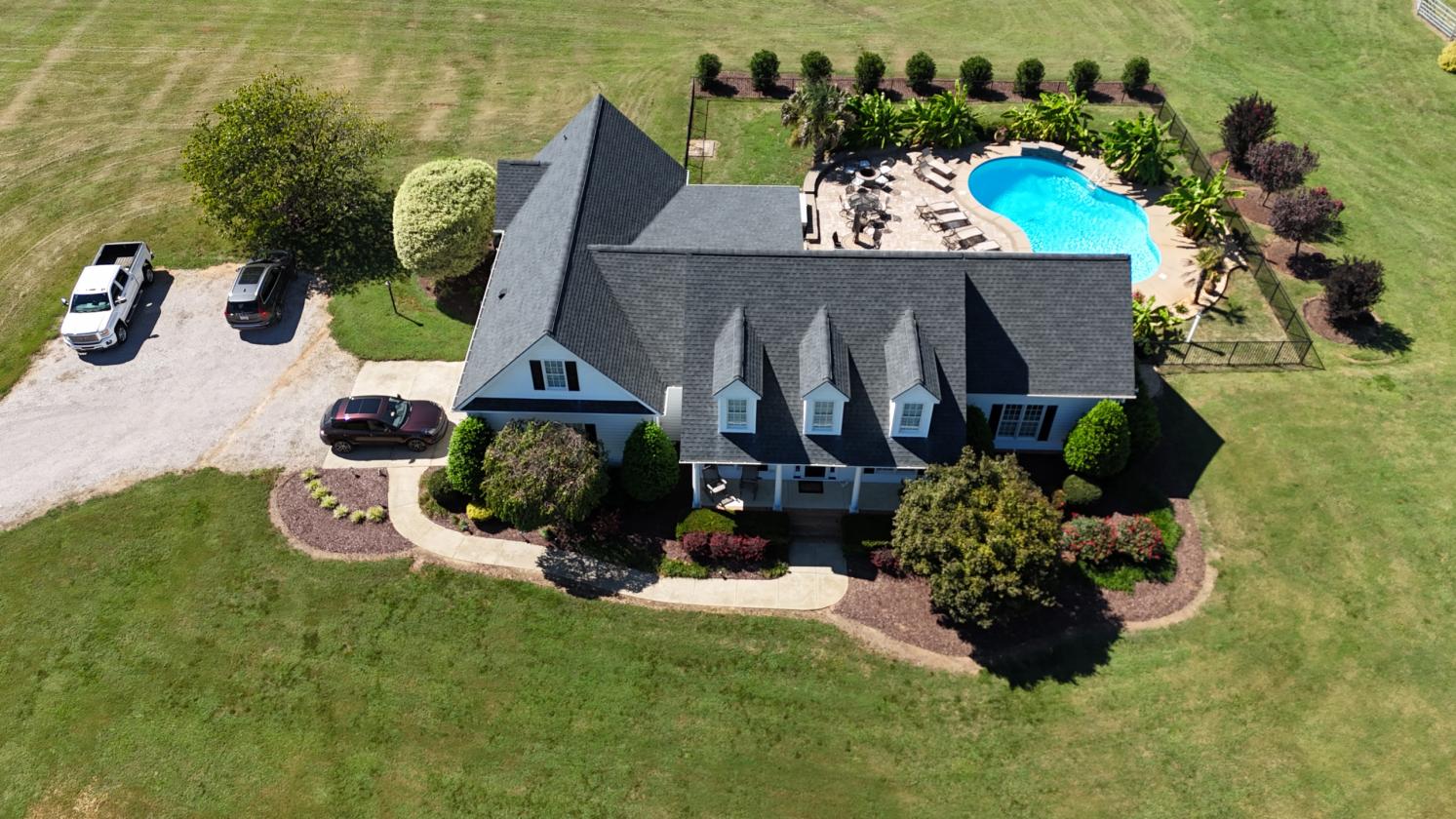 Luxury Horse Farm with 2 Homes and Covered Arena - photo 2