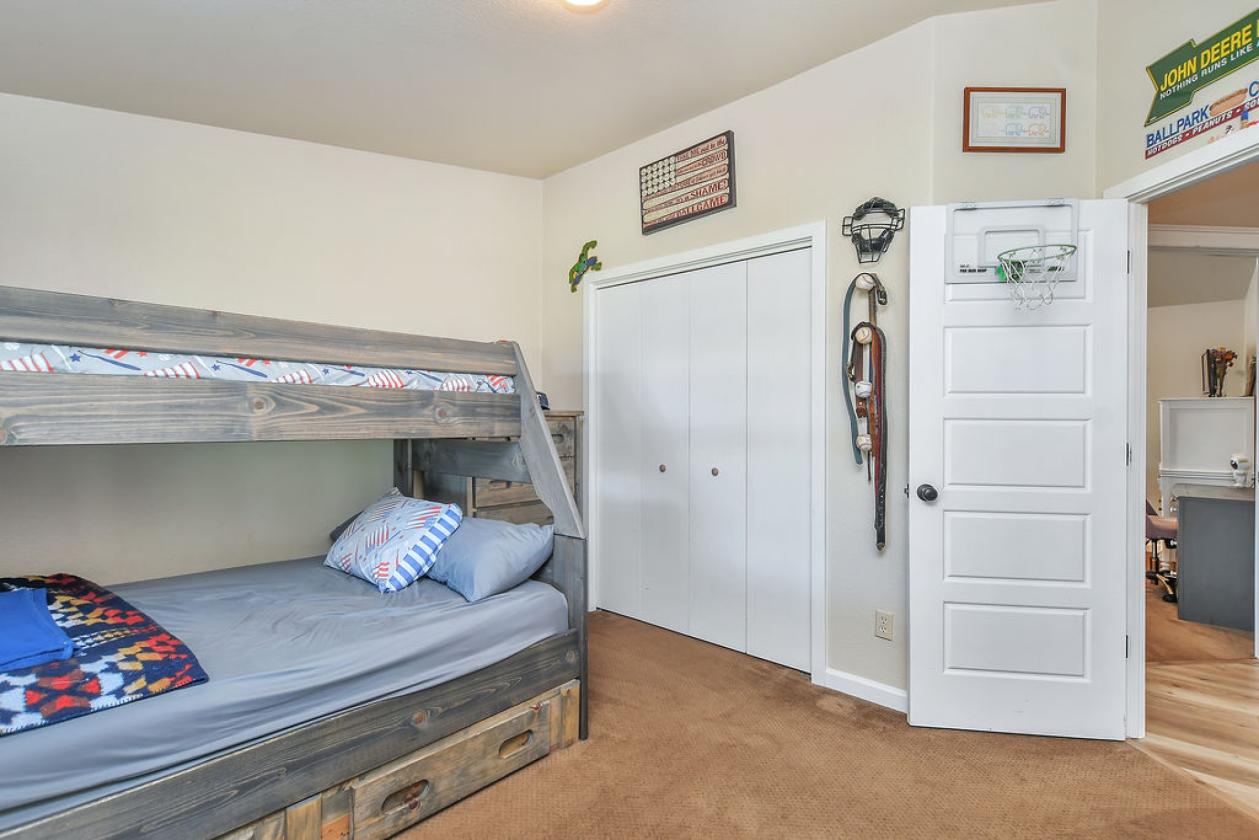 Premier Roping Property | Lighted Arena & Chute - photo 16