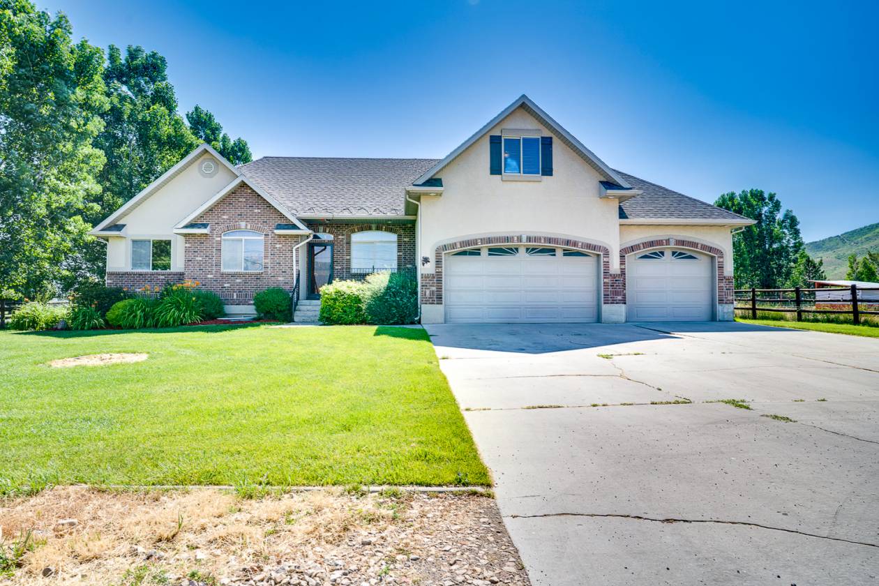 Horse Property for sale.