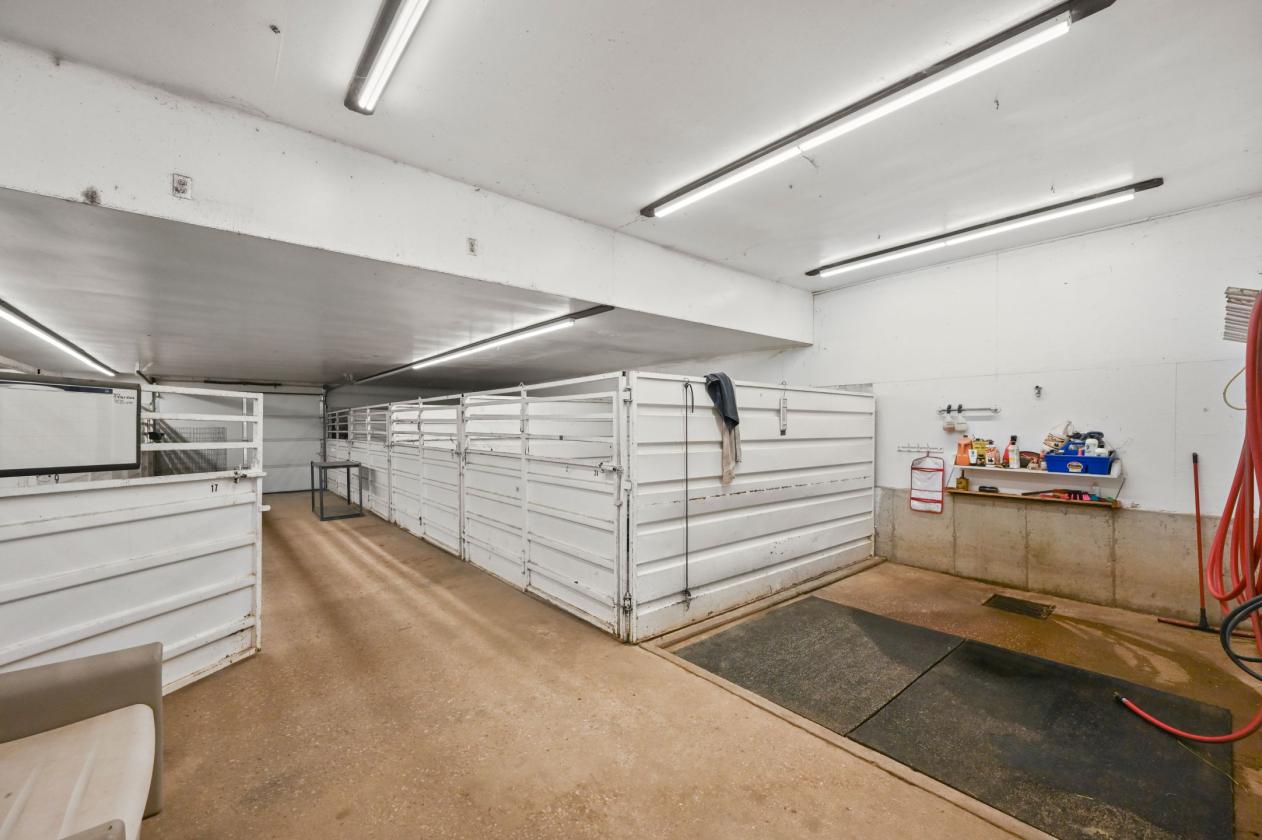 Boarding Facility - 40 stalls - 80 AC - 2 Homes - photo 12