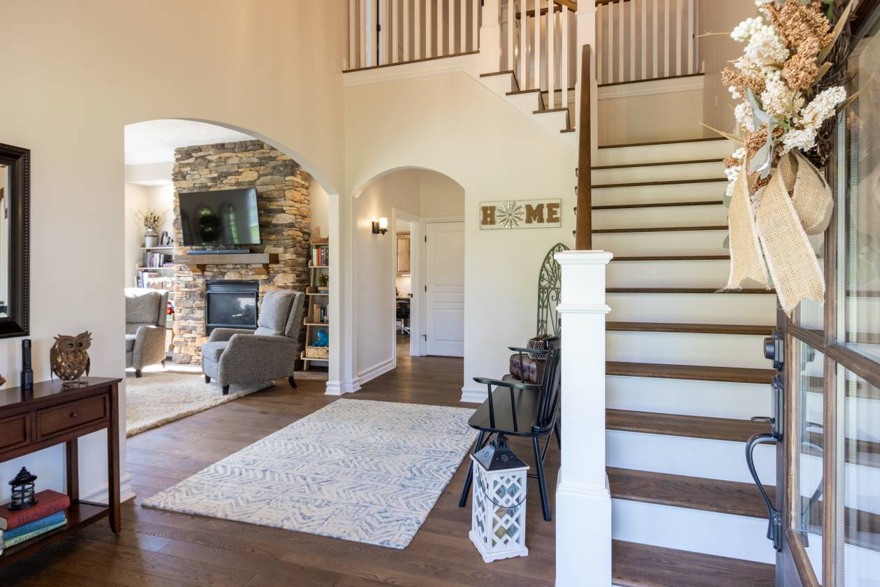 Modern Equestrian w/Indoor & Outdoor Riding Arenas - photo 2