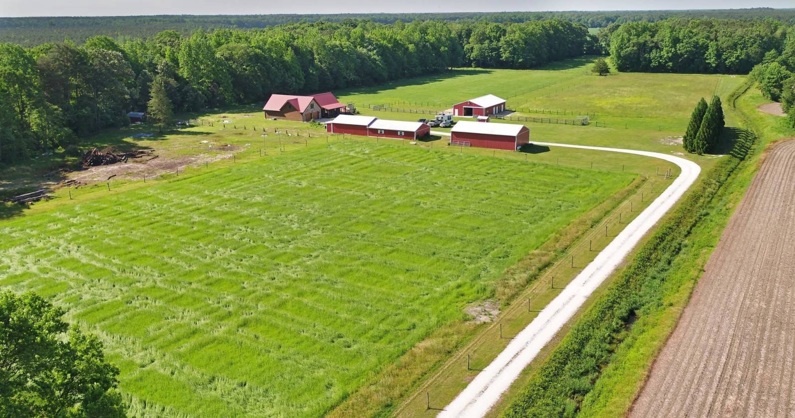 27 Acre Horse Farm & Custom Log Home in Peaceful... Ellendale, Sussex