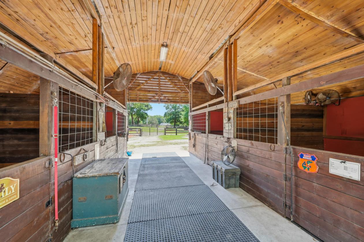 5.89-Acre Farm with 6-Stall Center-Aisle Barn - photo 7