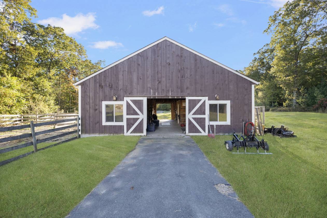 Horse Property for sale.