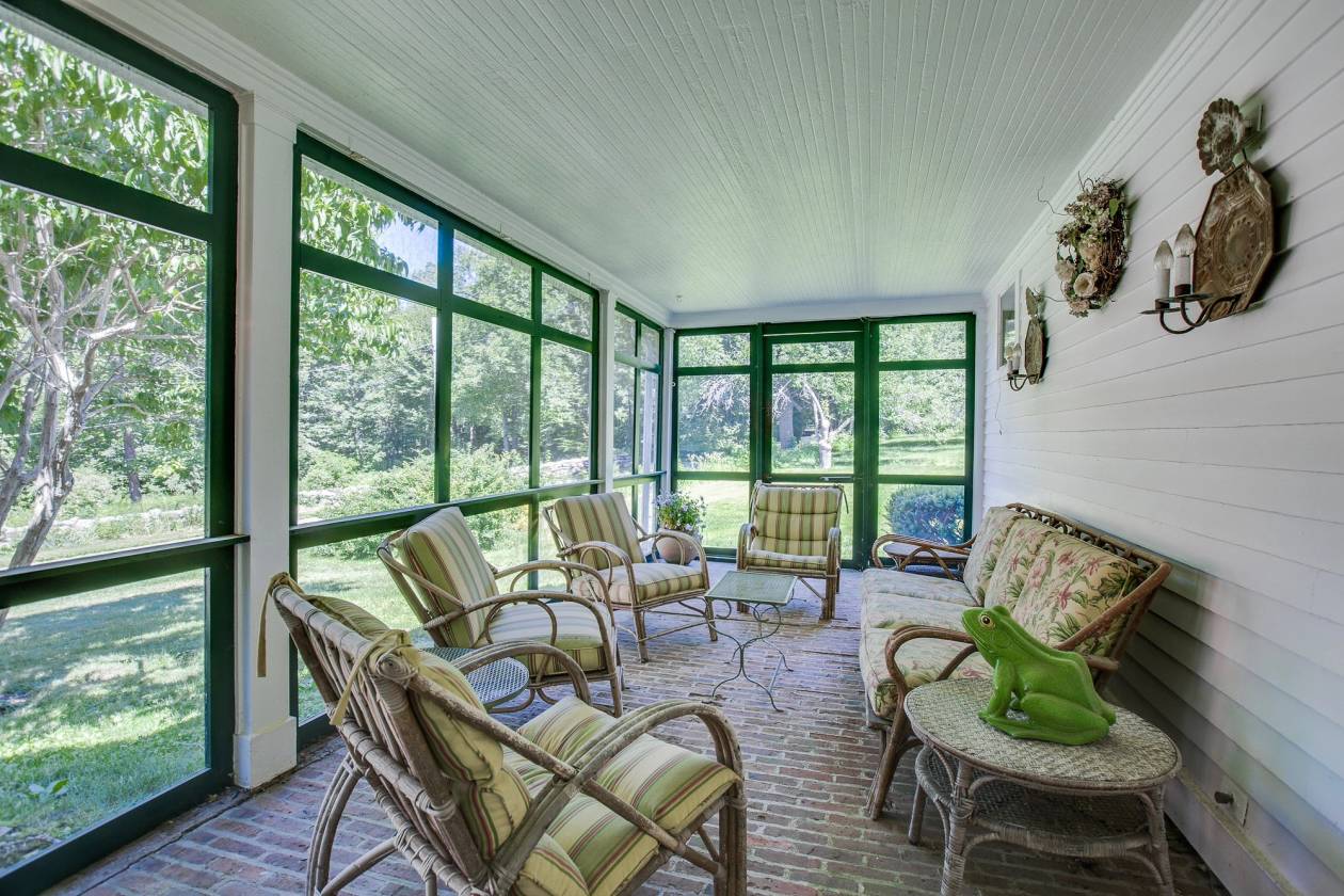 New England horse farm , barn and 20+ acres Princeton, Worcester