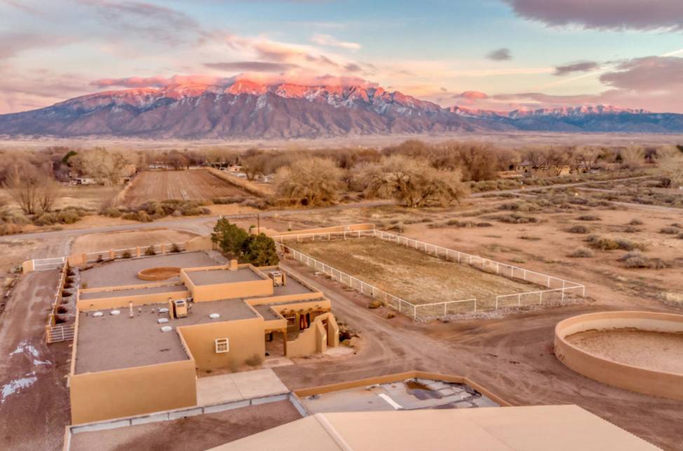 Horse property with casita and views Corrales, Sandoval County, New Mexico