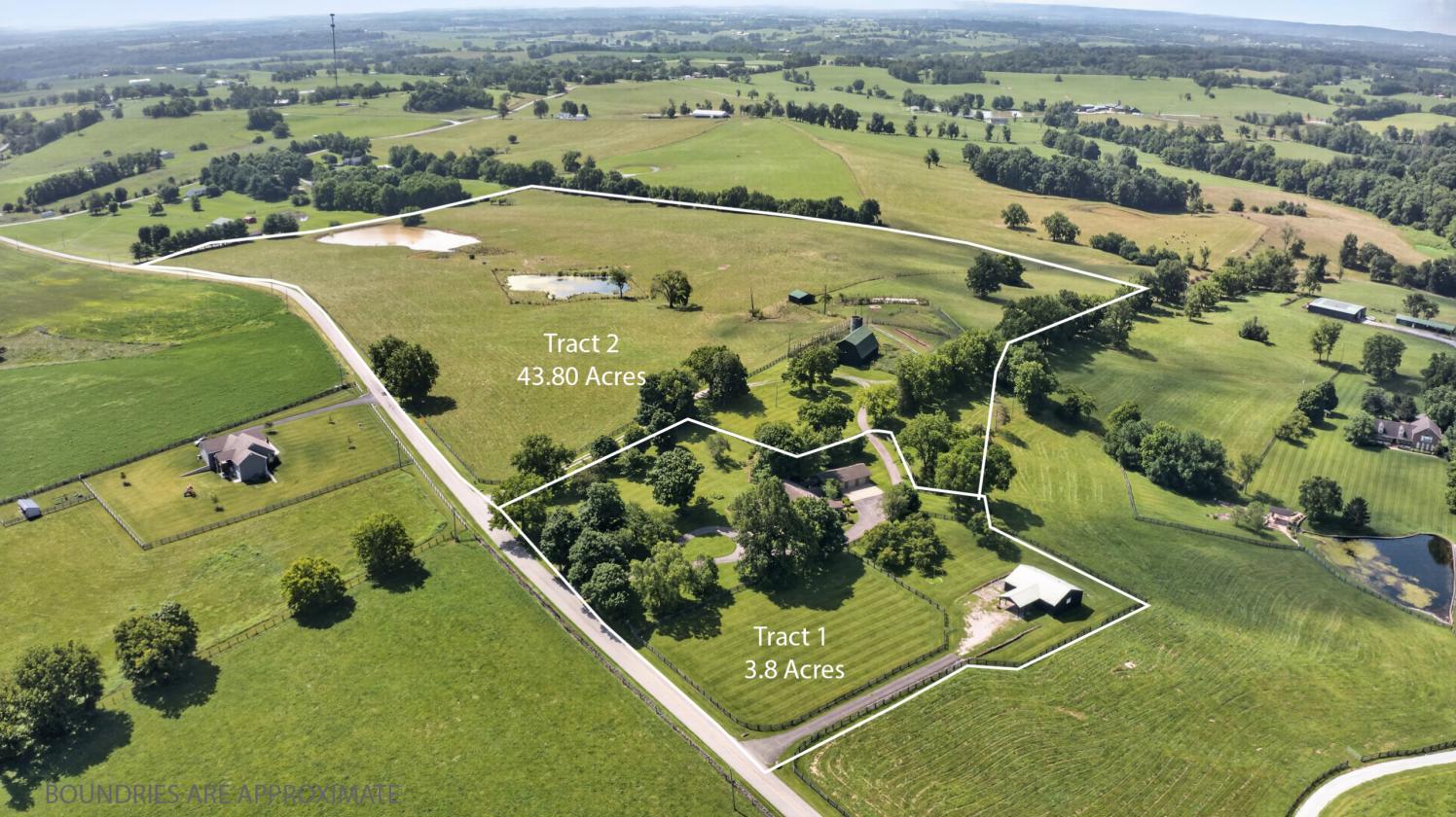 Luxury Estate with 48 acres - photo 2