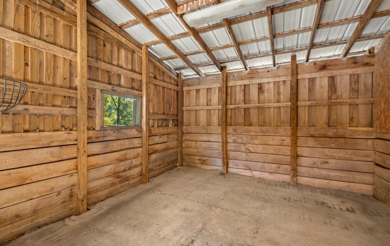 Equestrian Country Estate/ Private Lake/ 53 acres - photo 15