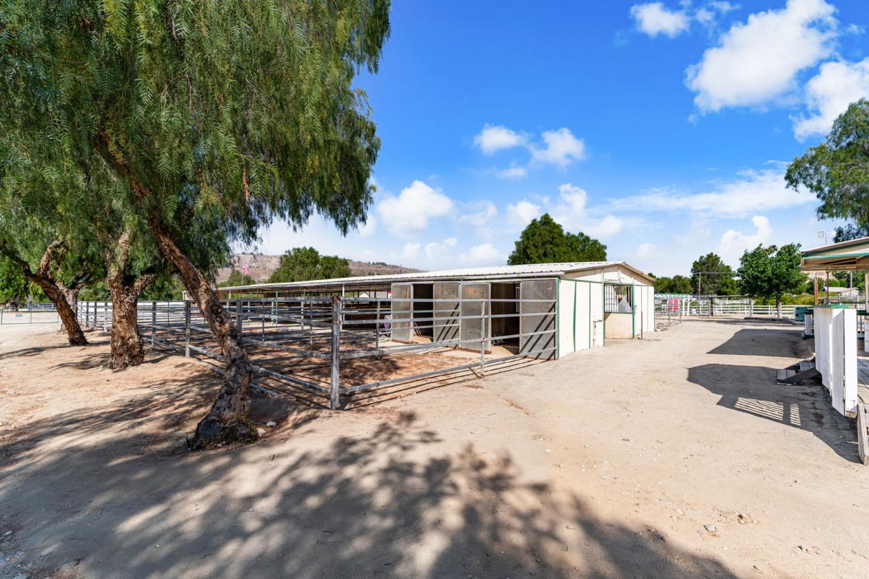16 Acre Redlands Ranch - photo 24
