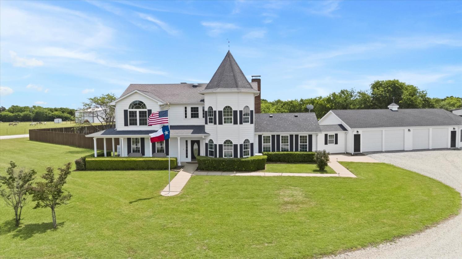AMAZING HORSE PROPERTY 44+ ACRES - photo 2
