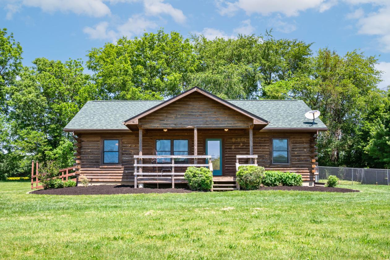 Log cabin nestled on 8.2 picturesque acres - photo 30