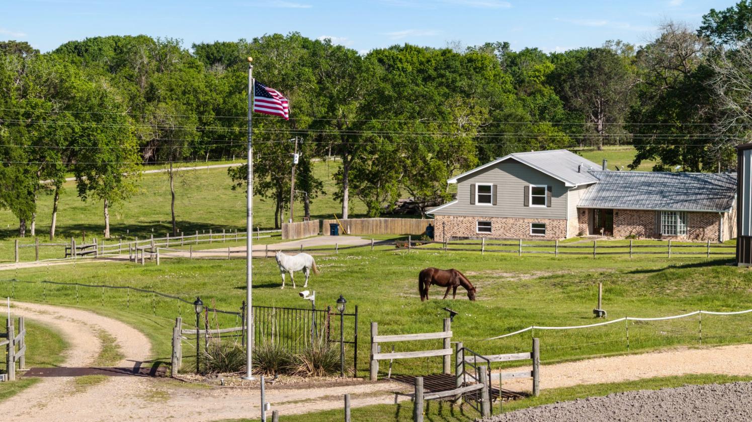 Equestrian & 4-H/FFA Show Livestock Estate - photo 3