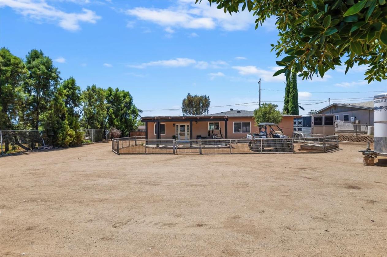 HORSE PROPERTY WITH 20 STALLS ON 1.4 ACRES - photo 14