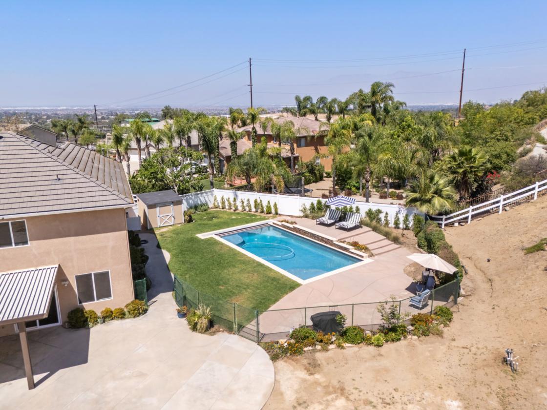 Living the Dream Ranch | Barn, Arena, Pool - photo 14