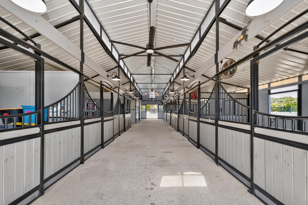 Luxury Horse Farm with 2 Homes and Covered Arena - photo 20