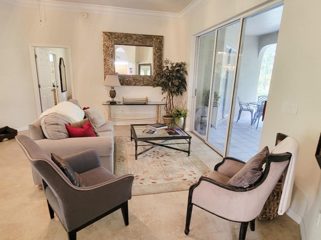 Looking for Old Florida vibes with modern amenities - photo 6