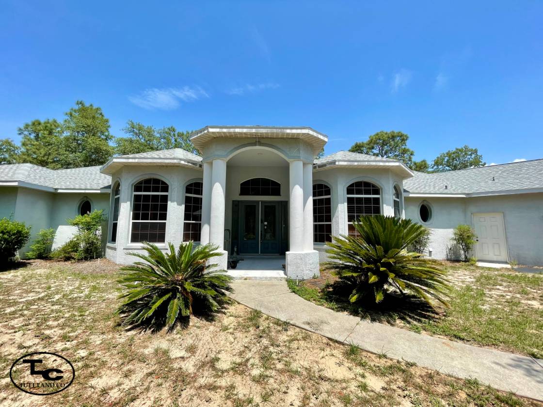 Horse Property for sale.