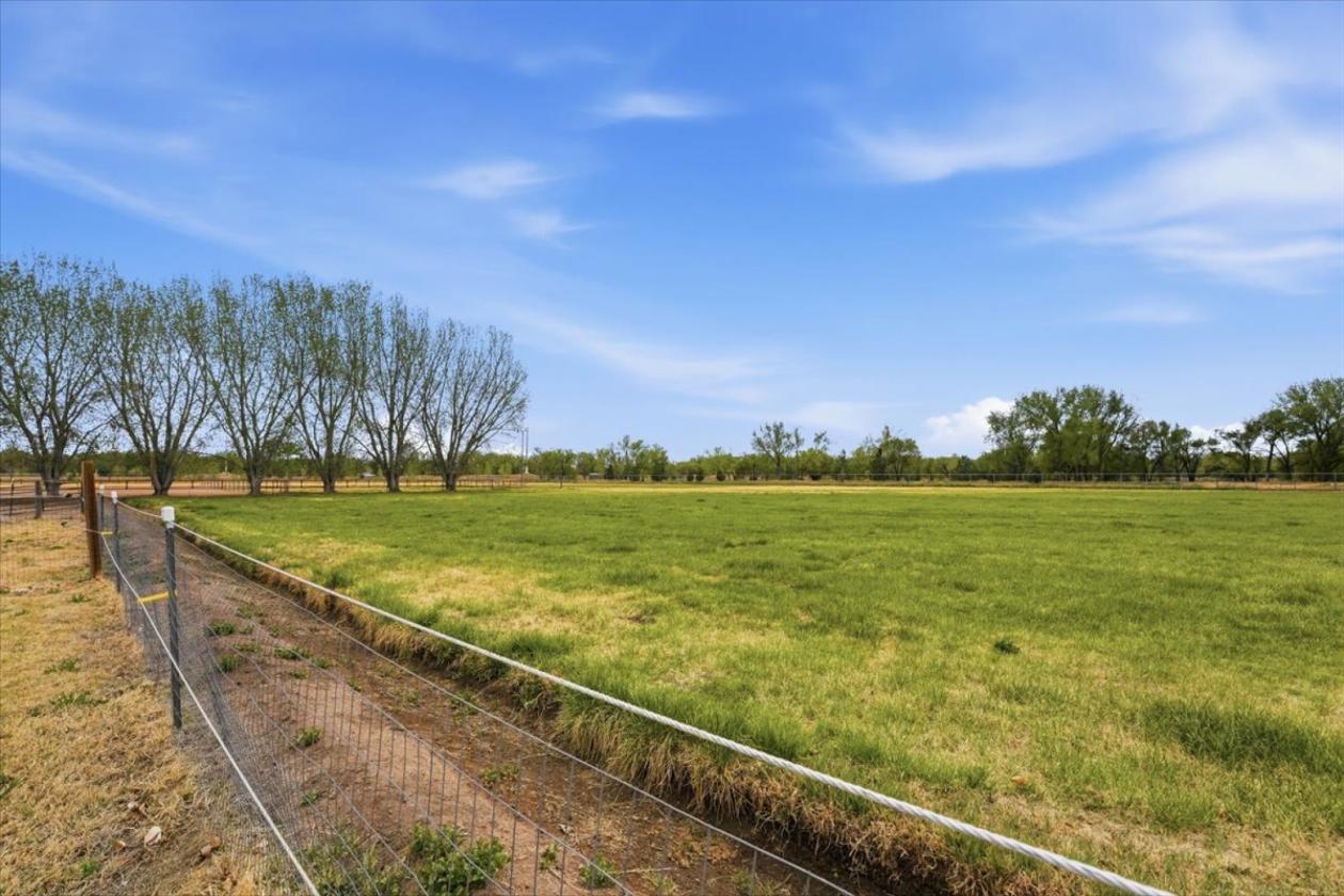 21.6 acres, 2 Homes, Water Rights, Horse Amenities - photo 28