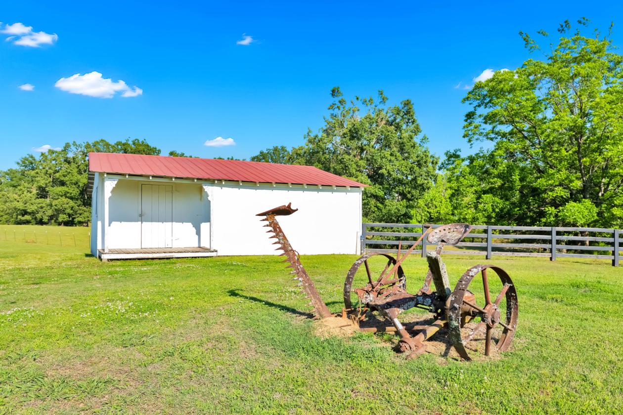 Rare Historic Round Polo Barn - photo 20