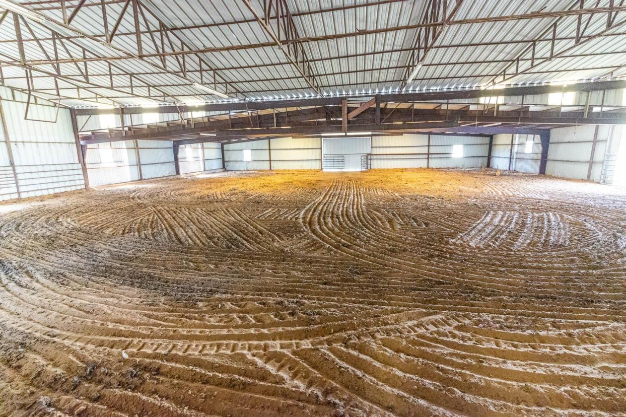 Horse Lover's Dream with Covered Arena - photo 19