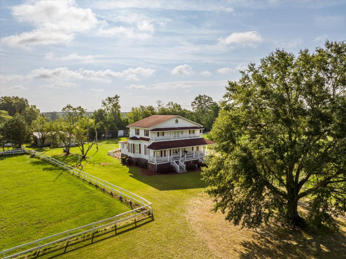 Horse Property for sale.