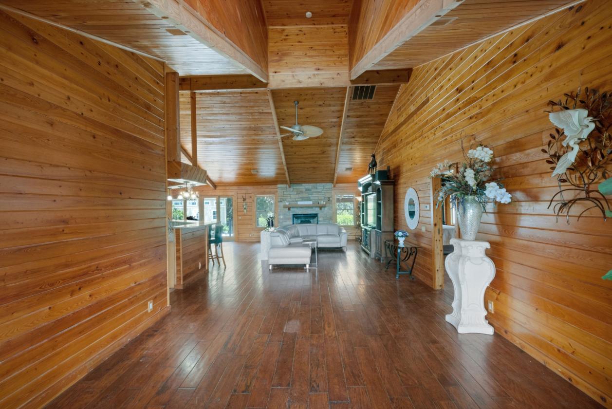 Luxury Farm on 5.96 Acres - photo 4