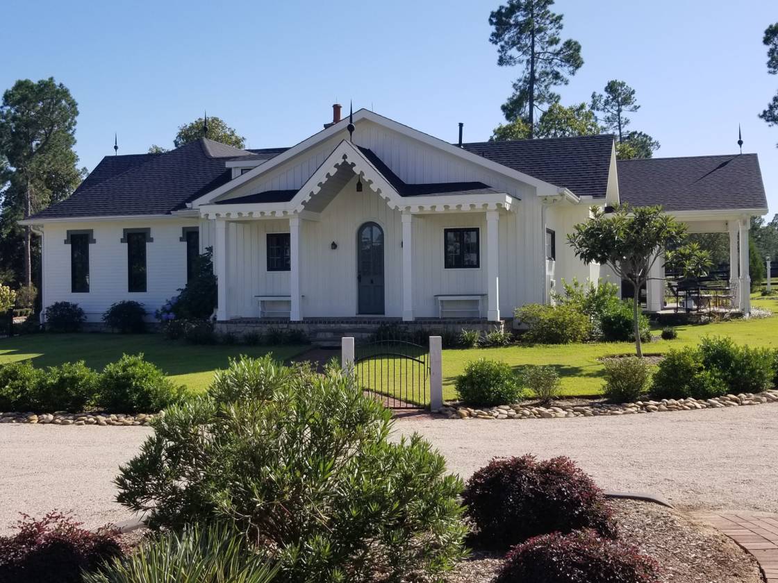 An Architectural Original in Aiken's Three Runs Plantation! Aiken
