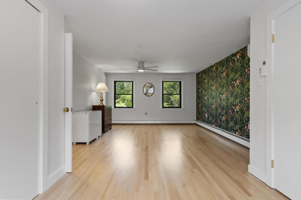 MOVE IN READY! BEST DEAL IN TOWN! - photo 17