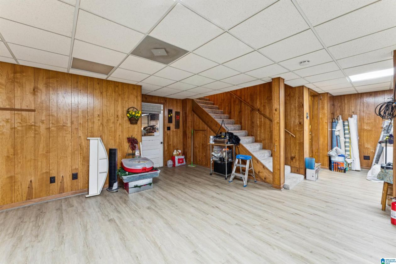 Equestrian Farm with Fantastic Mountain Views - photo 19