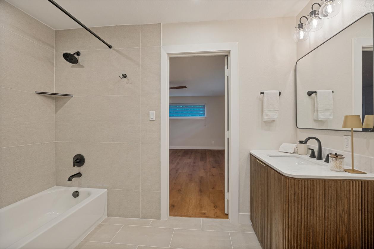 The Lodge at 4104 - photo 21