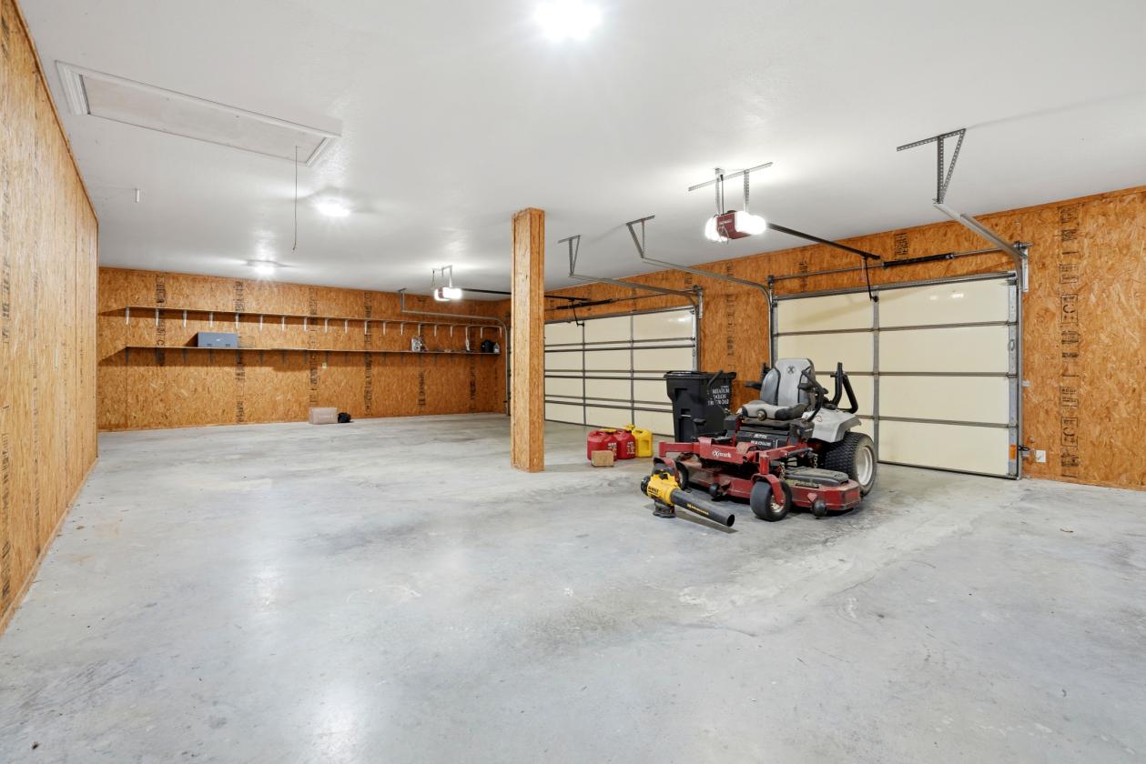 21 acre +/- HOBBY HORSE RANCH w/ ARENA AND POOL - photo 28