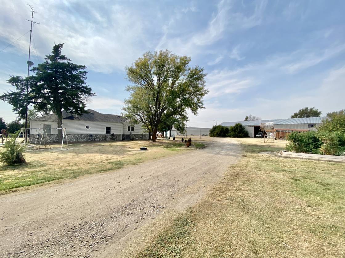 Beautiful Western Kansas Horse Property with Indoor/Outdoor Arenas