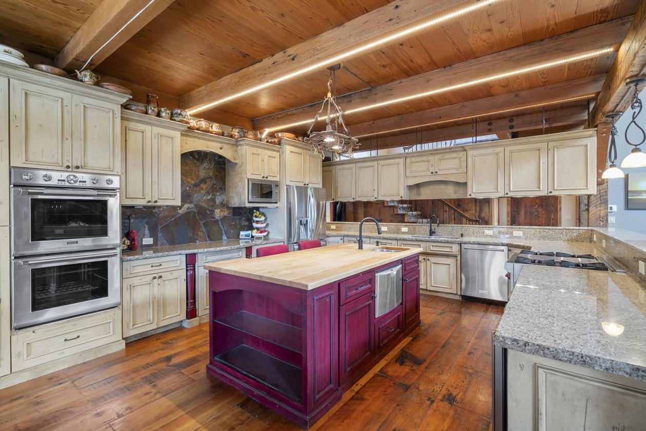 Custom Home, 20 acres, RV Shop, ADU - photo 14