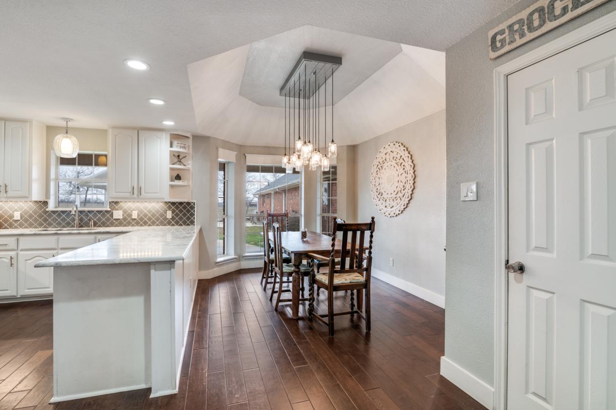 Gorgeous home on 23+ acres, ready for your horses. - photo 10
