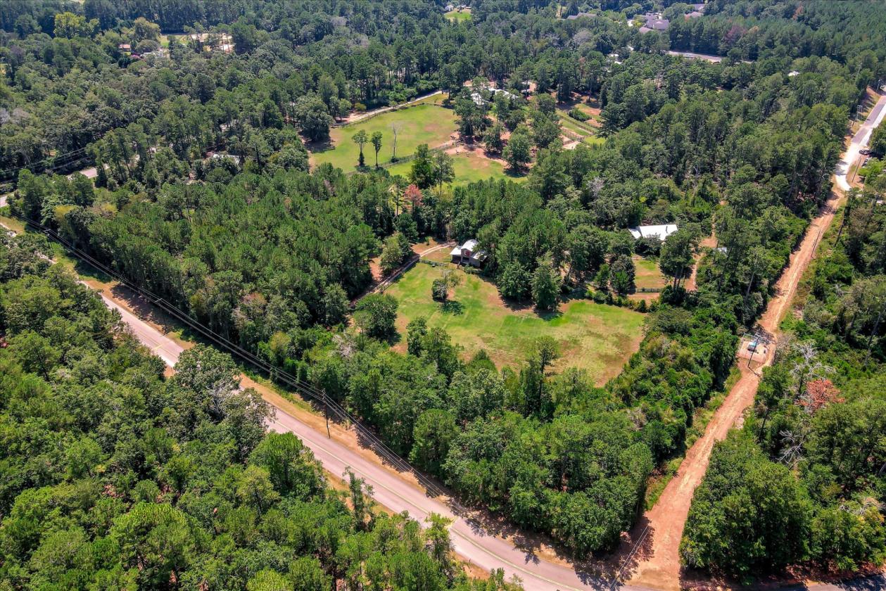 Charming 9 Acres Horse Property - photo 5