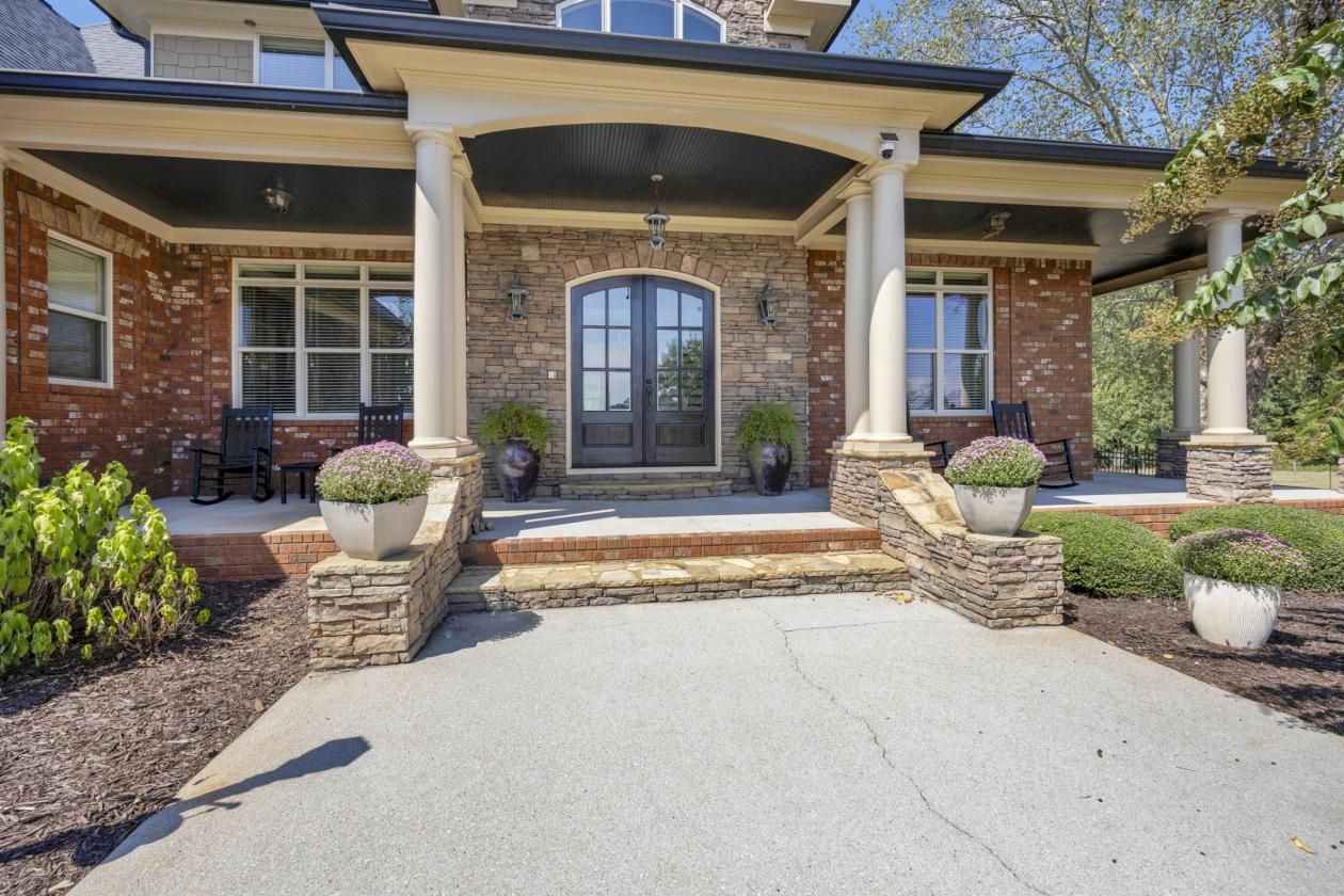 Luxury Country Estate on 15.6 Acres - photo 6