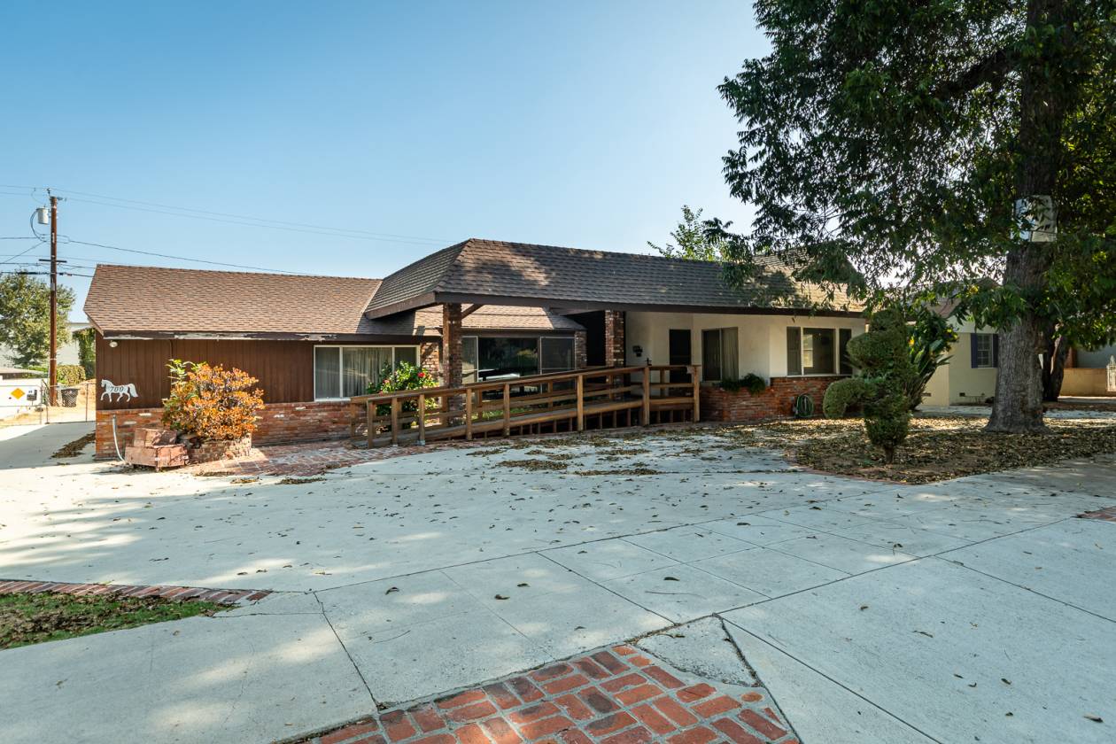 Horse Property for sale.