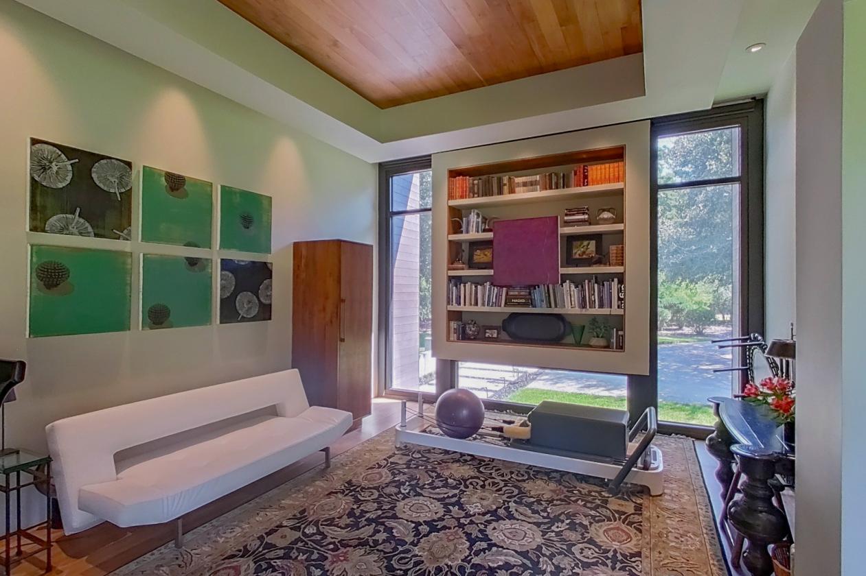 ONE-OF-A-KIND HOME IN EQUESTRIAN COMMUNITY - photo 9