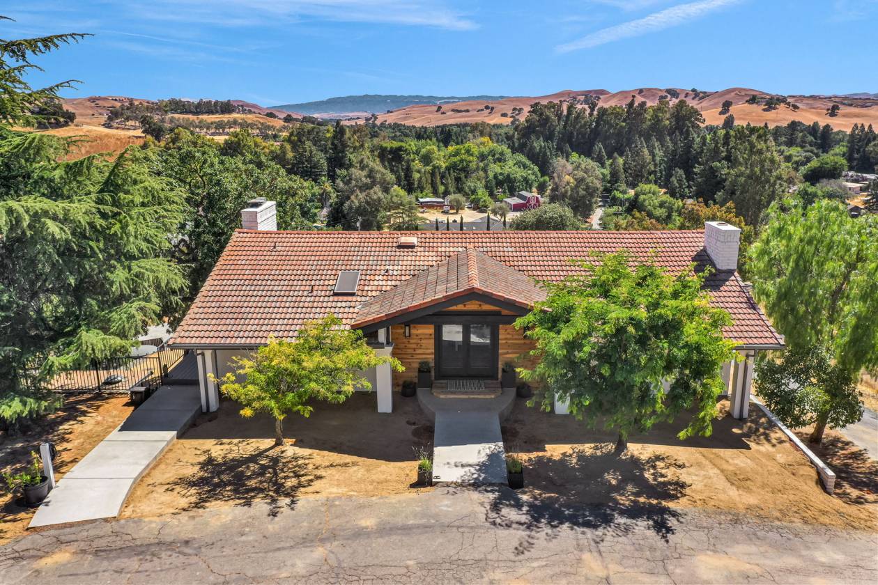 Horse Property for sale.