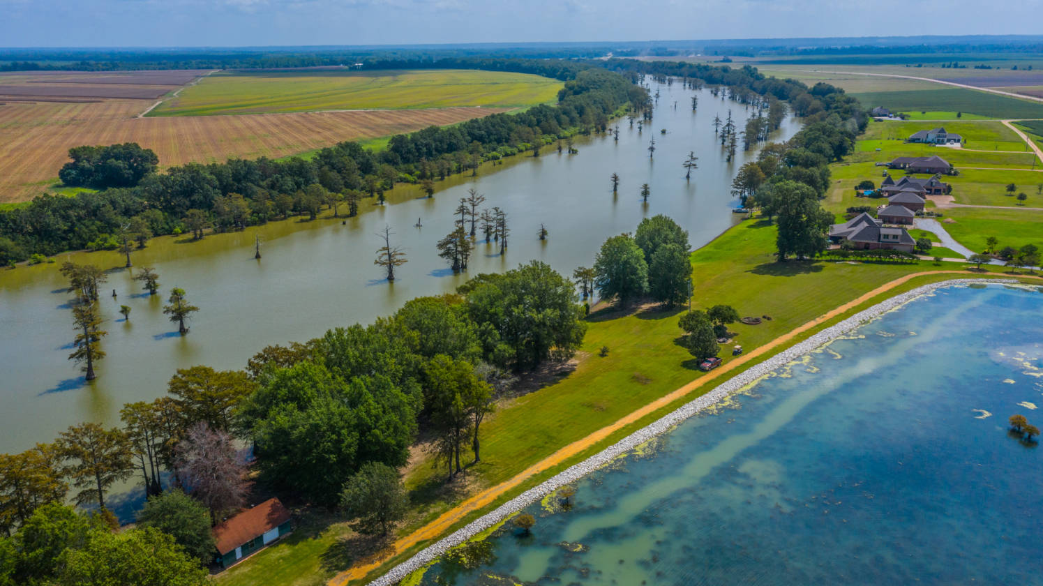 50+ ACRE LUXURY ESTATE ON BEAUTIFUL WOLF LAKE!! Yazoo City, Yazoo