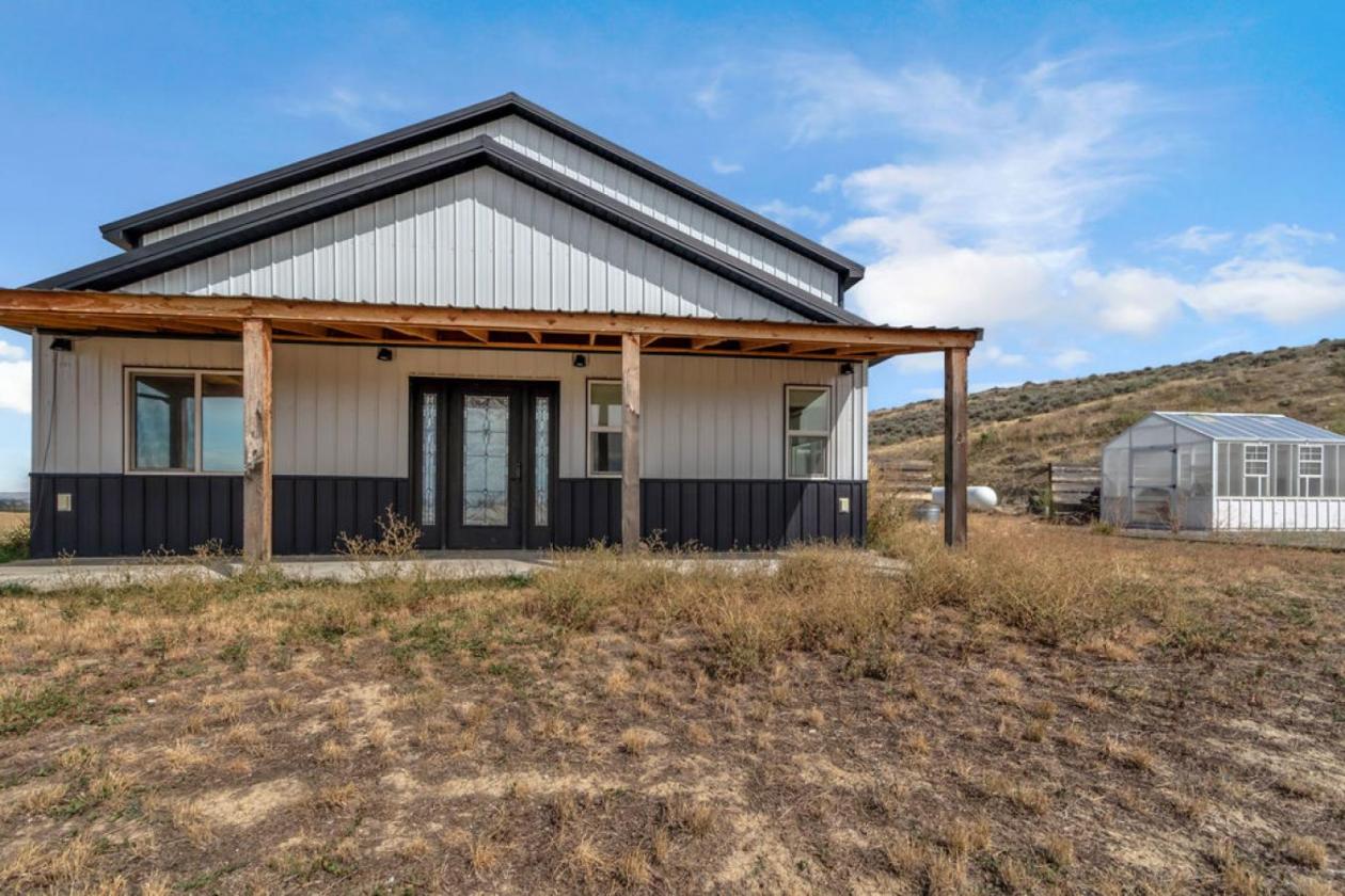Barndominium with Endless Beartooth Mountain Views - photo 3
