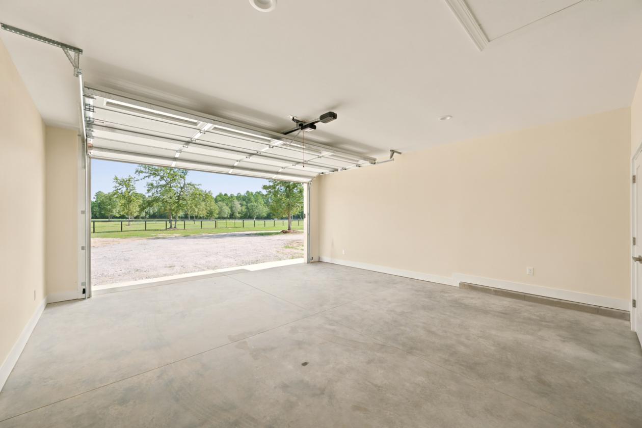 New Move-In Ready Equestrian Home on 8.72 Acres - photo 21