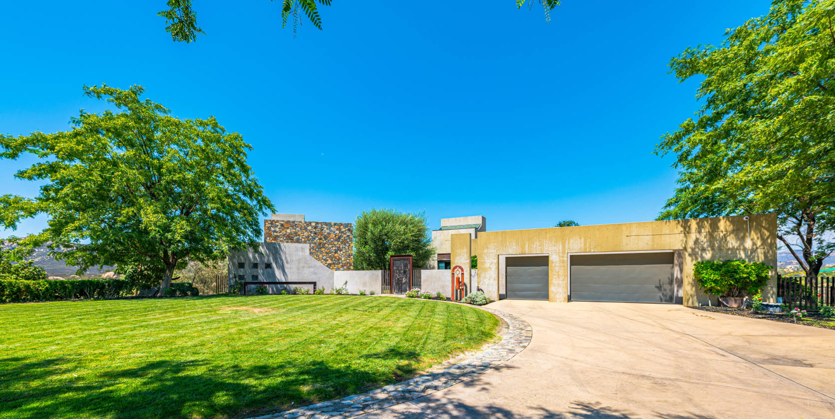 Horse Property for sale.
