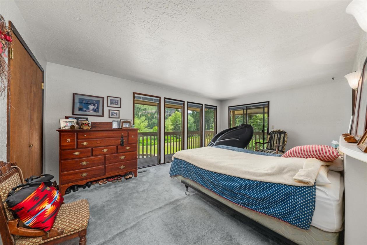 One-of-a-kind Custom Home! 16+ Acres on Mill Creek - photo 19