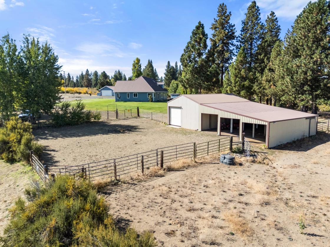 Horse Property with Gorgeous House and Views - photo 6