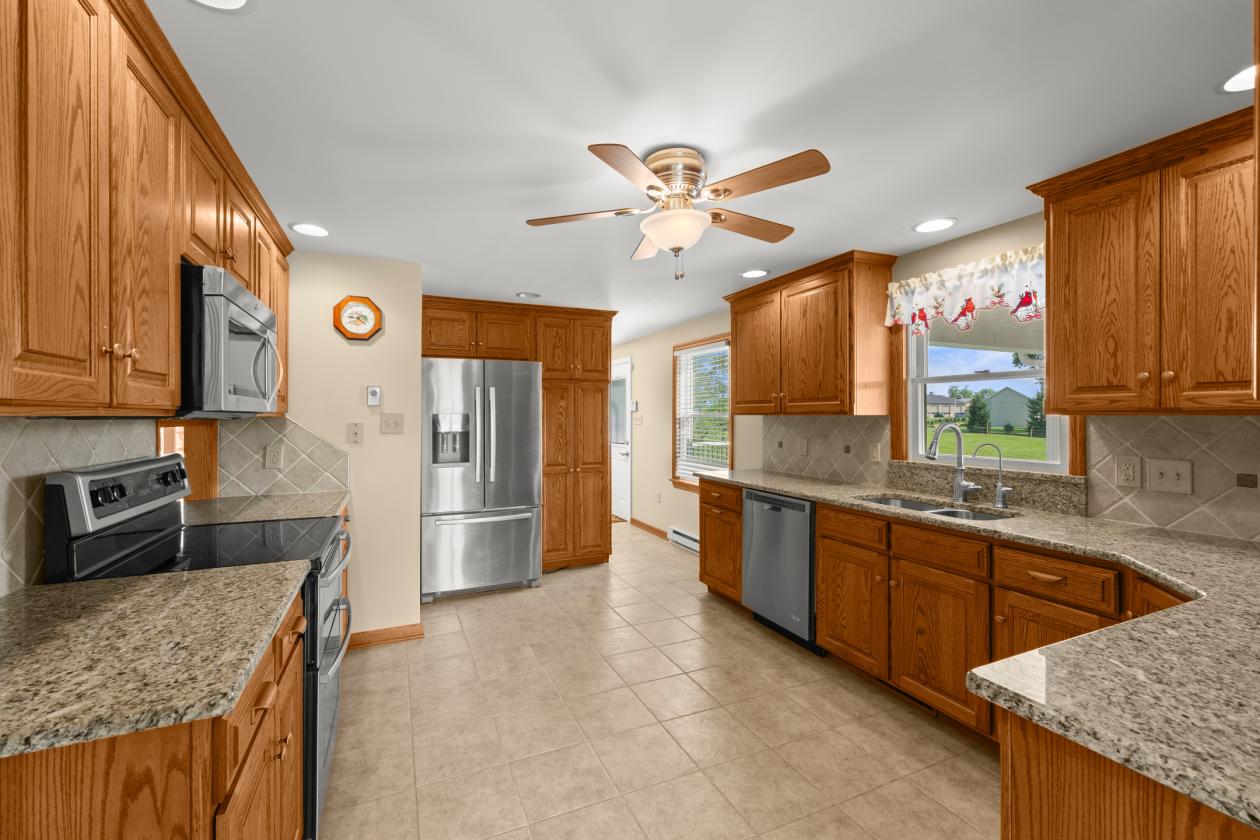 Ranch home with In-Law suite 4.3-Acre/4 stall Barn - photo 13
