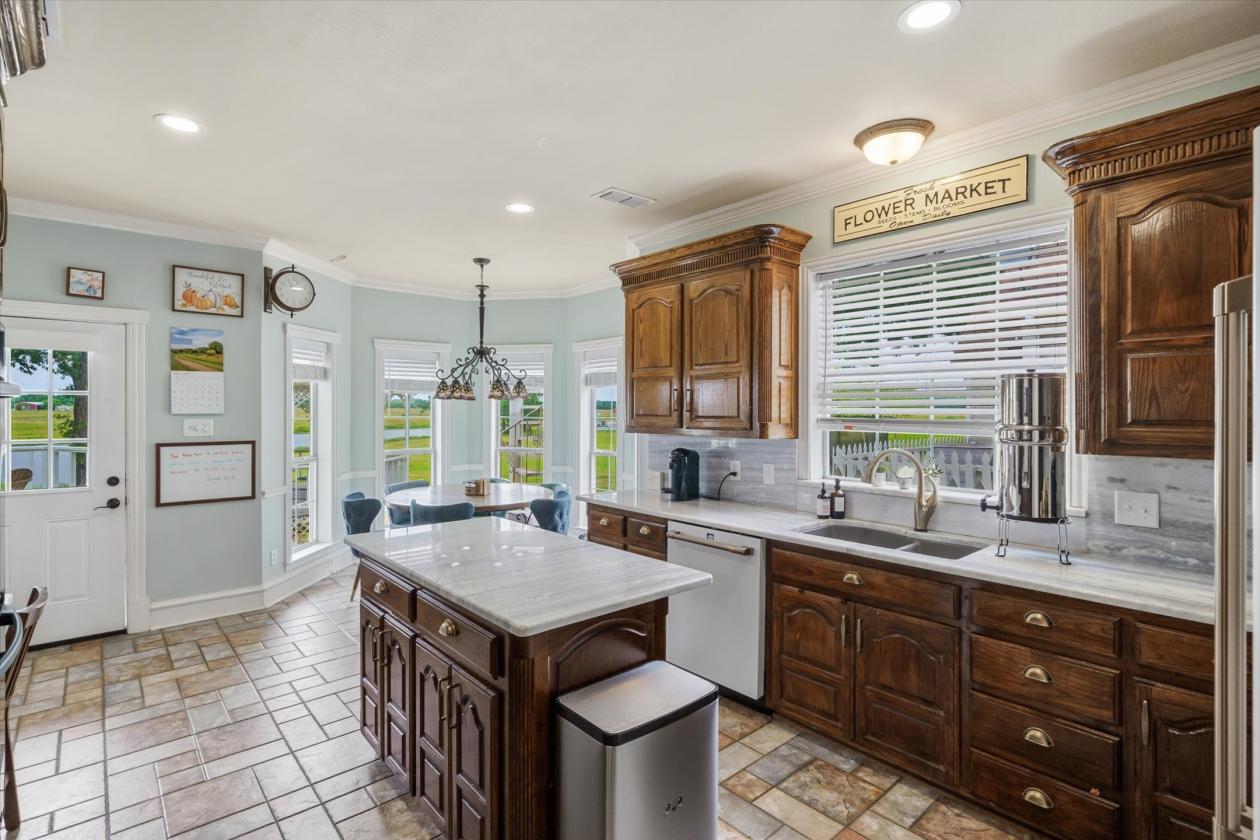 Extraordinary Multi-Generational Estate - photo 16