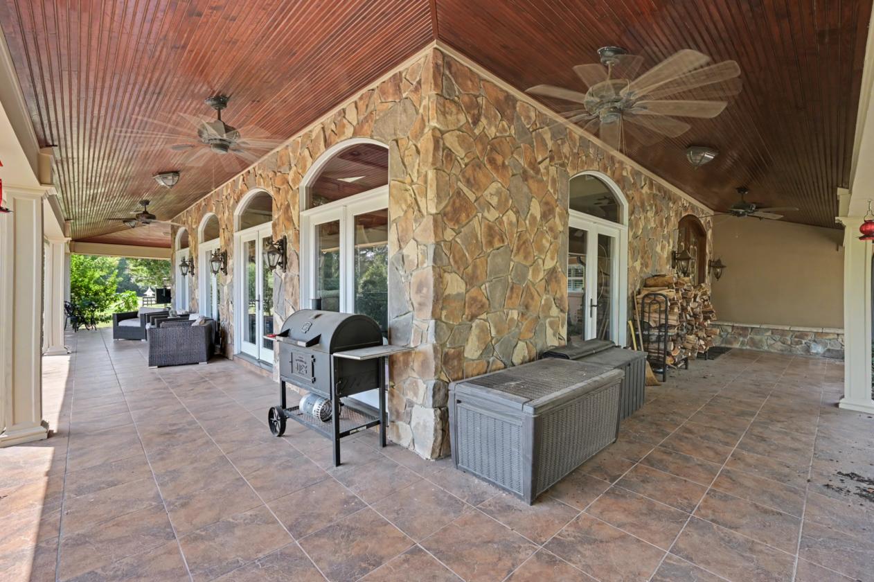 Private Equestrian Estate with guest house - photo 7