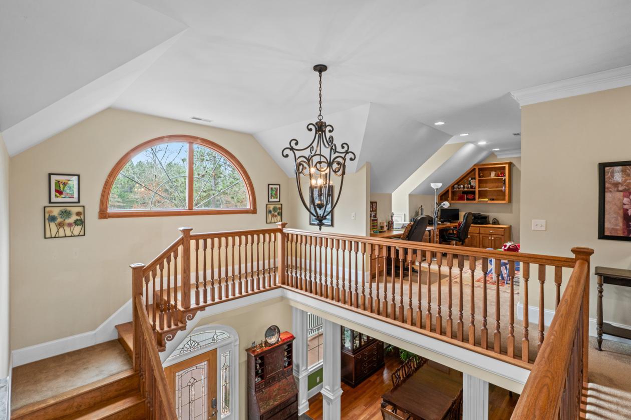 Custom home, pool and equestrian community! - photo 15